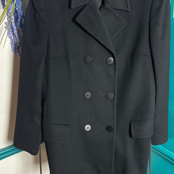 Saks Elegant Black Double-Breasted Women's Coat - Picture 4 of 5